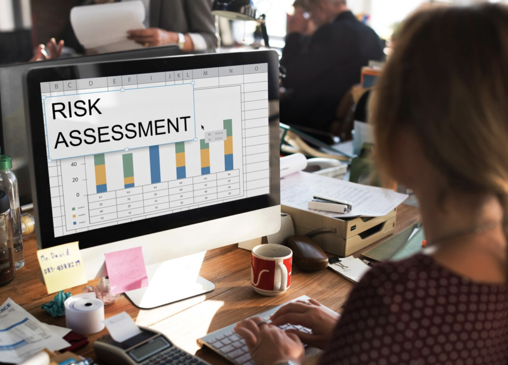 Illustration of key steps in risk mitigation for product management, including identifying, prioritizing, and monitoring risks.